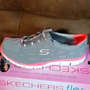 Women's size 11 Skechers flex with Air Cold memory foam gray and pink